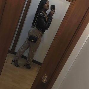 Meet your Posher, Carlaa